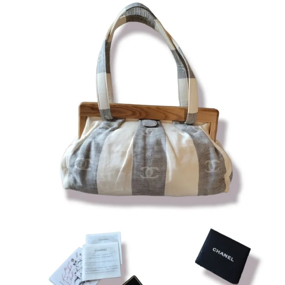 CHANEL Cream and Gray Striped Canvas Shoulder Bag with Wooden Frame - Picture 3 of 15